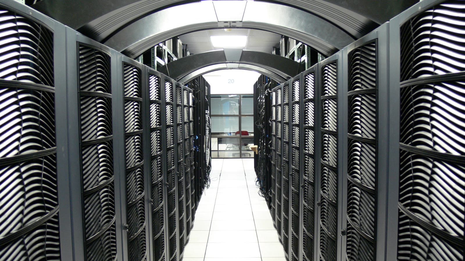 A server aisle inside the Virginia Tech data center