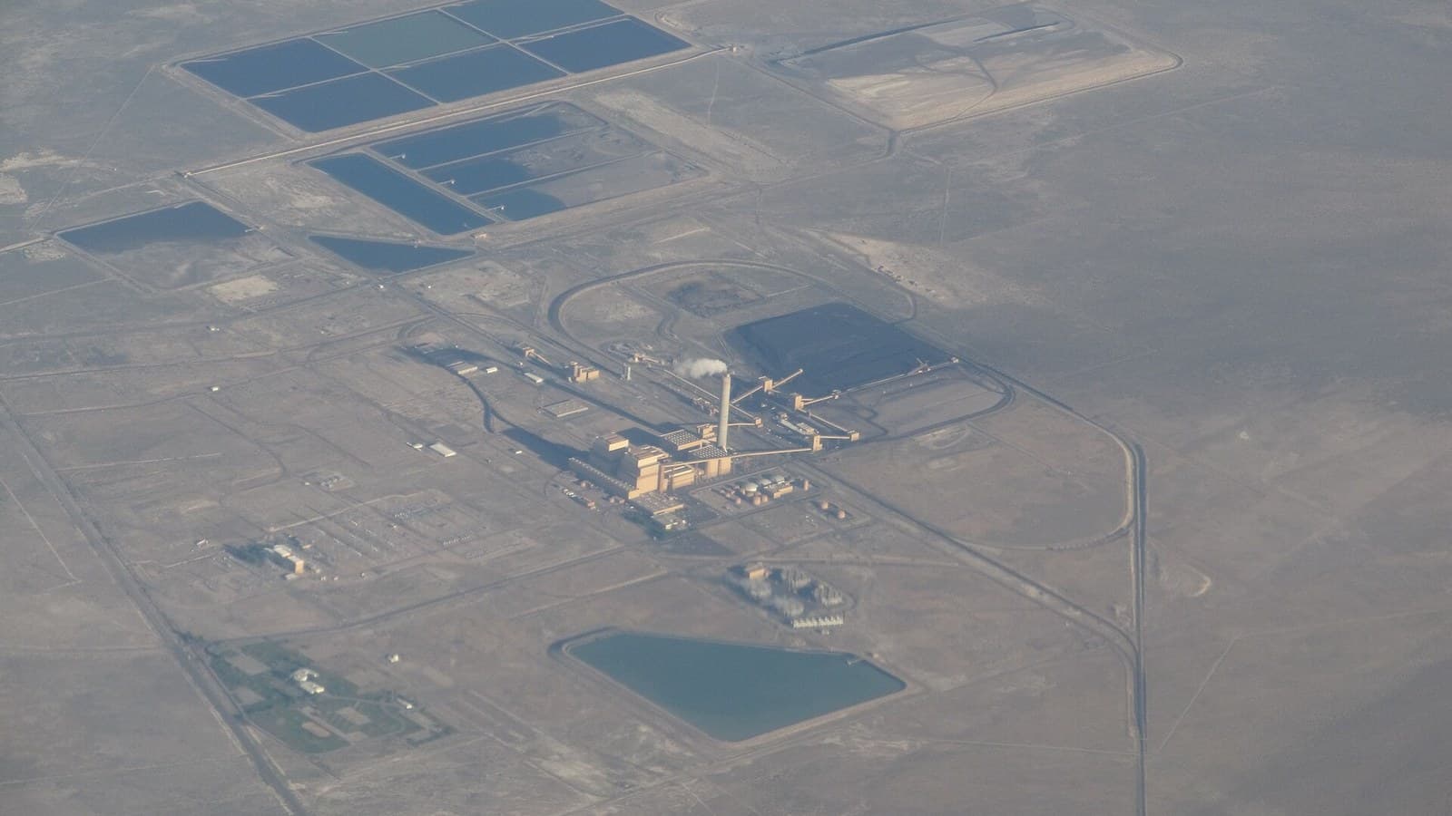 Aerial view of Intermountain Power Plant in Utah, whose generating units use Babcock & Wilcox subcritical boilers