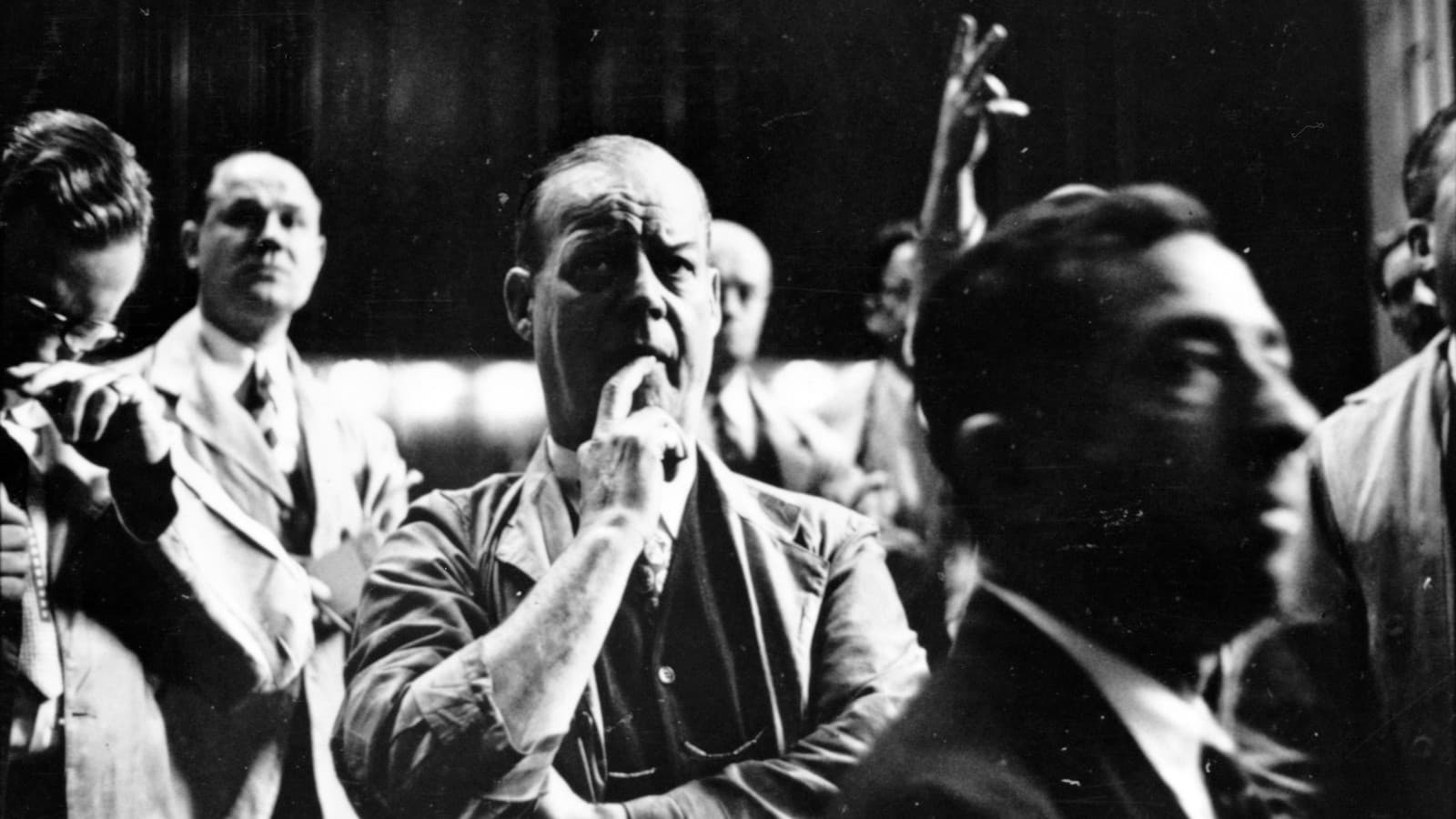 Archival photograph of participants on the Chicago Board of Trade floor in 1949; historical context, not the current session.