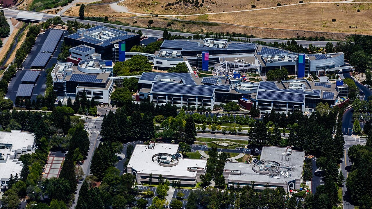 Aerial view of Googleplex, Mountain View, photographed May 25, 2013; historical campus context