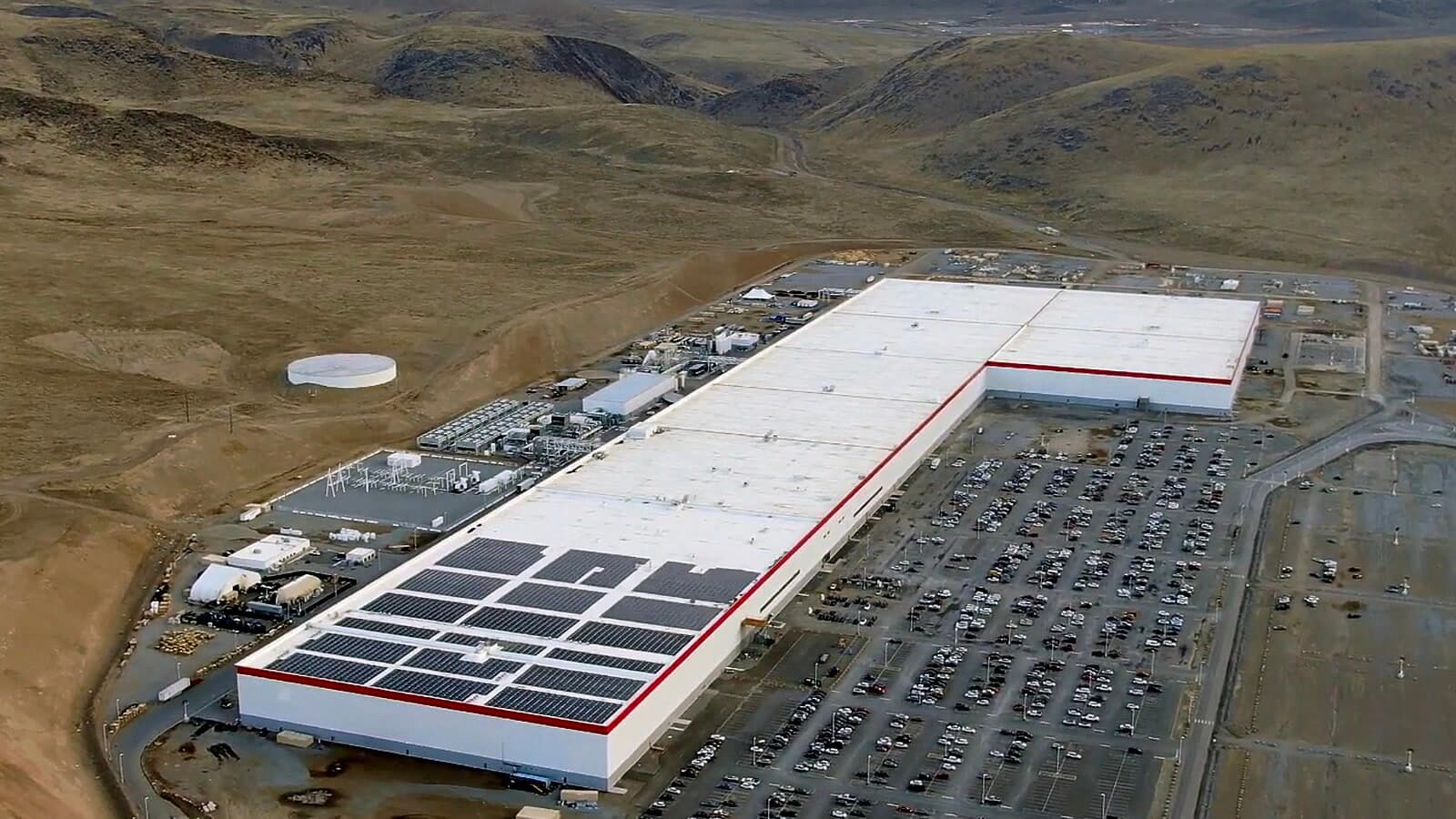 Bâtiments de la Gigafactory 1 de Tesla dans le désert du Nevada